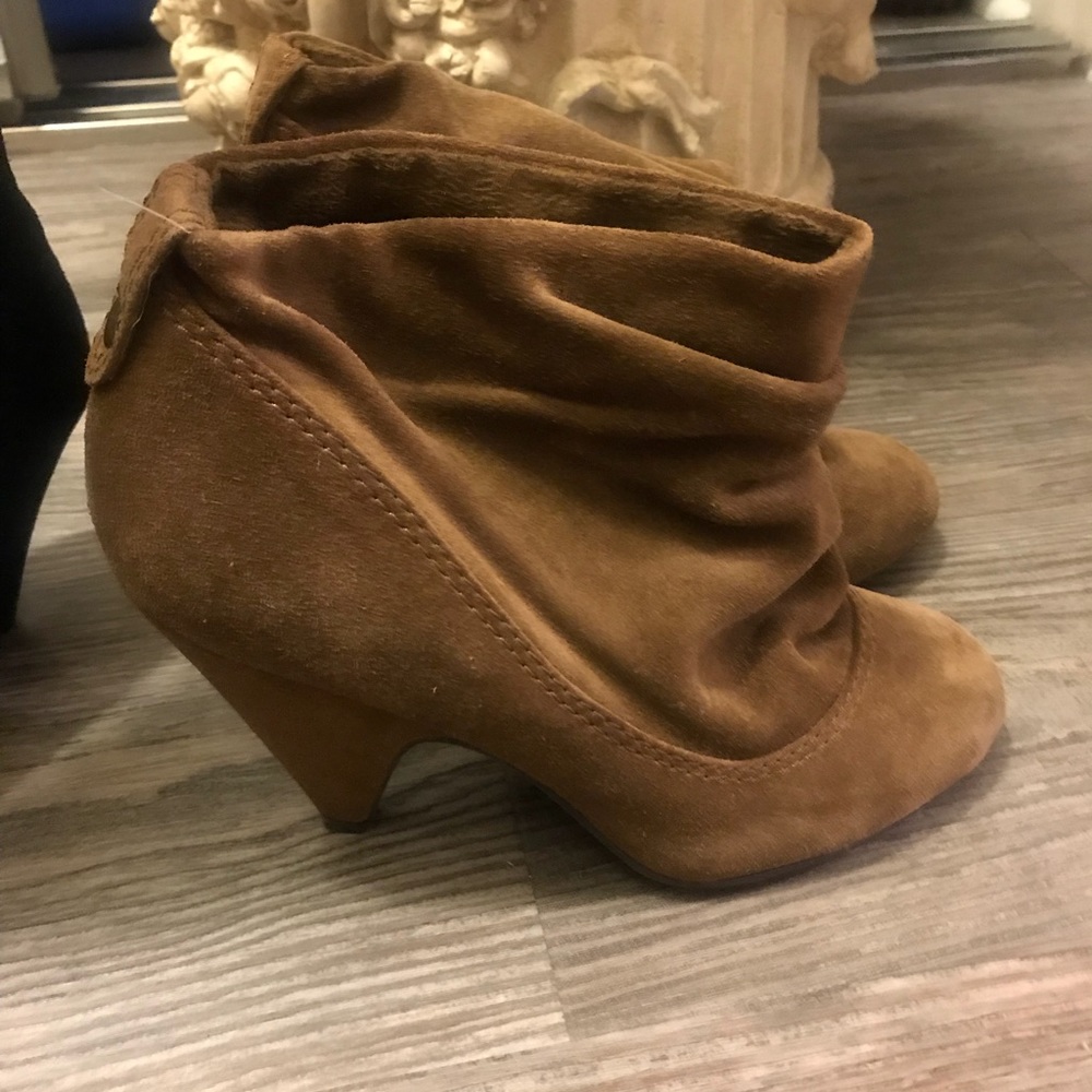 Steve Madden Cognac suede ankle booties